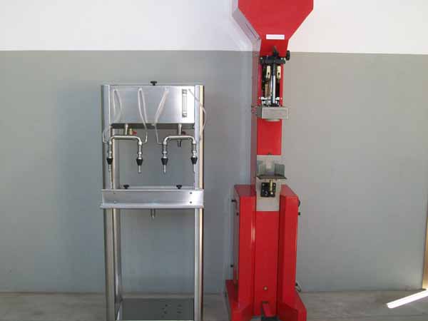 Riempitrice inox a 4 becchi